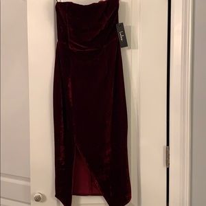 Lulu’s Velvet Strapless Bodycon Midi Dress